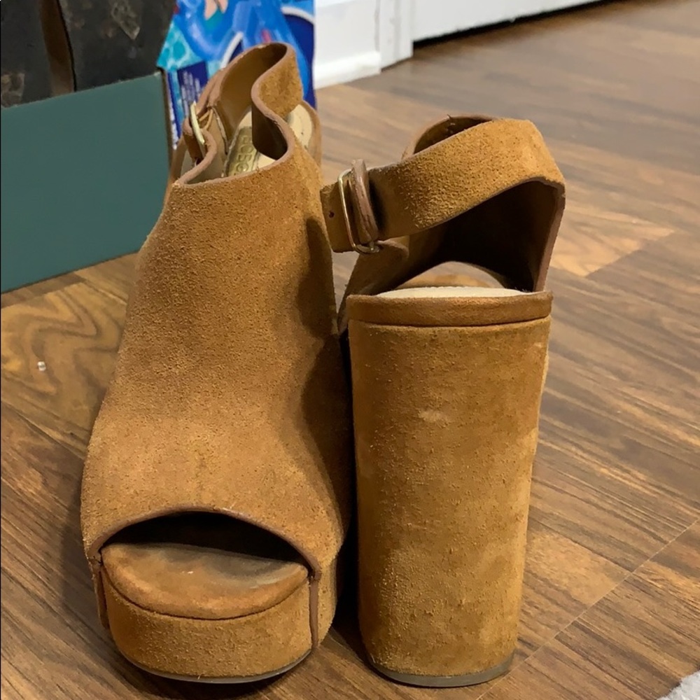 BCBG Brown wedges